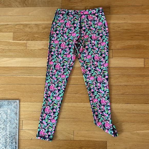 Lilly Pulitzer size 12-14 Athletic pants - Picture 4 of 4